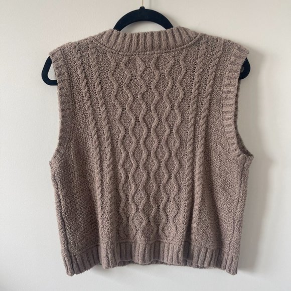 Pink Rose Cropped Sweater Vest - Picture 4 of 4